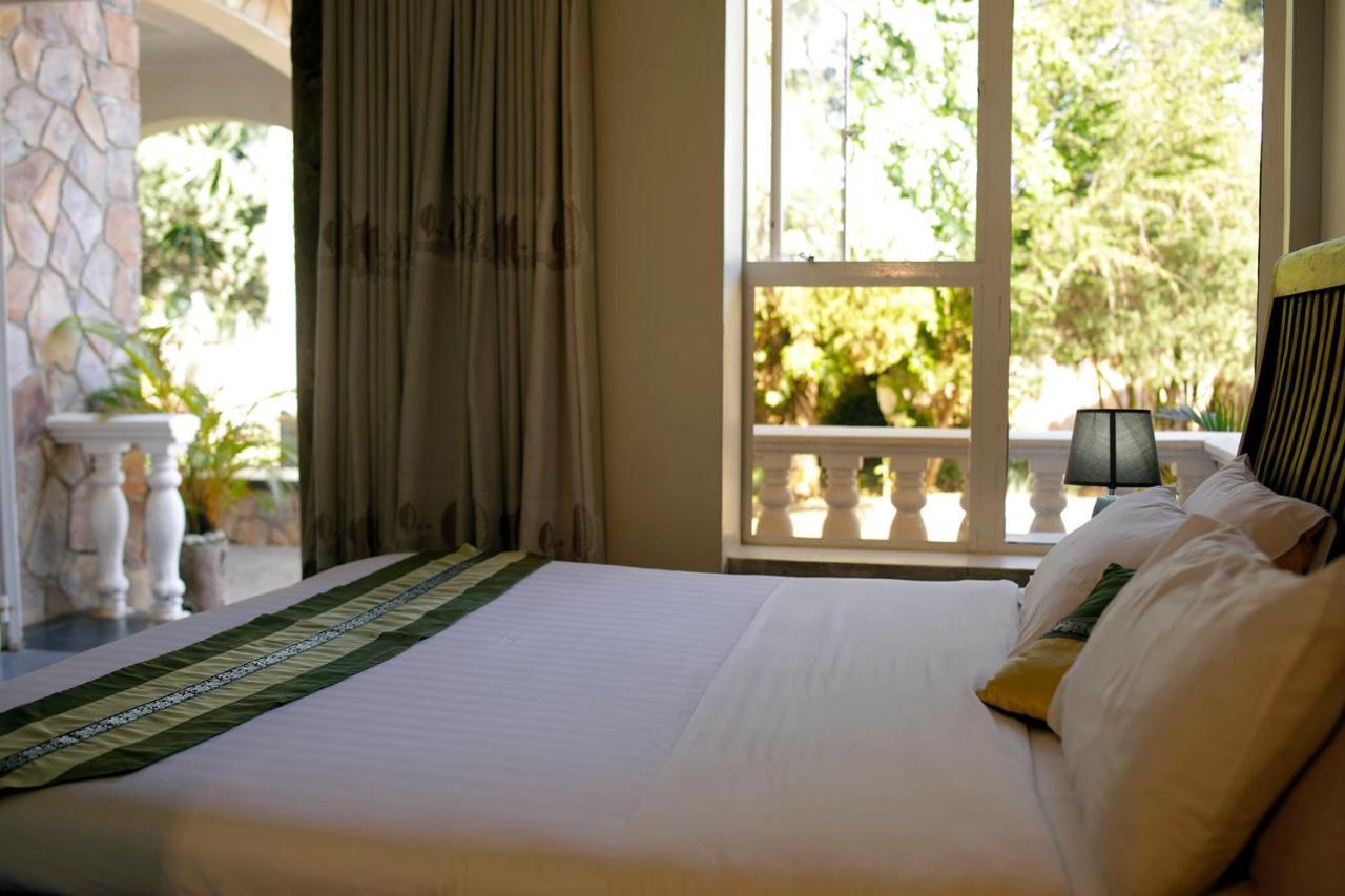 Entebbe Palm Hotel Exterior photo